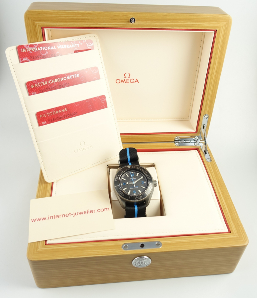Omega Seamaster Ultra Deep Titan 6000M 215.92.46.21.01.001