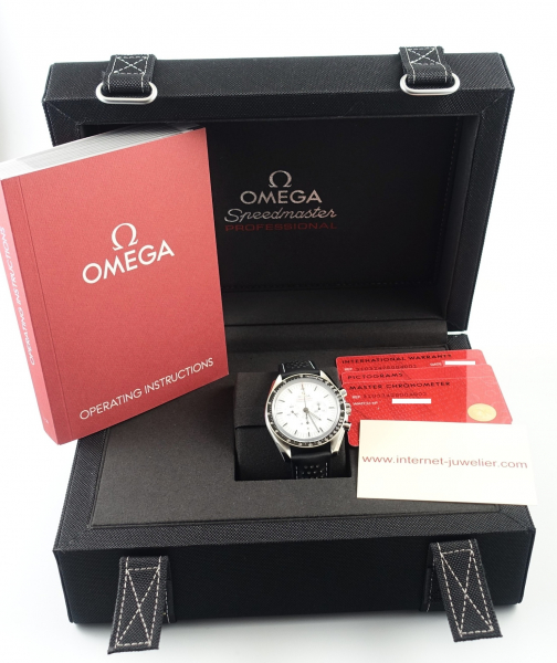 Omega Speedmaster " Moonwatch " White 310.32.42.50.04.002